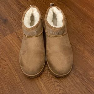 JUICY COUTURE booties!! Worn 1x. Comfy and warm!